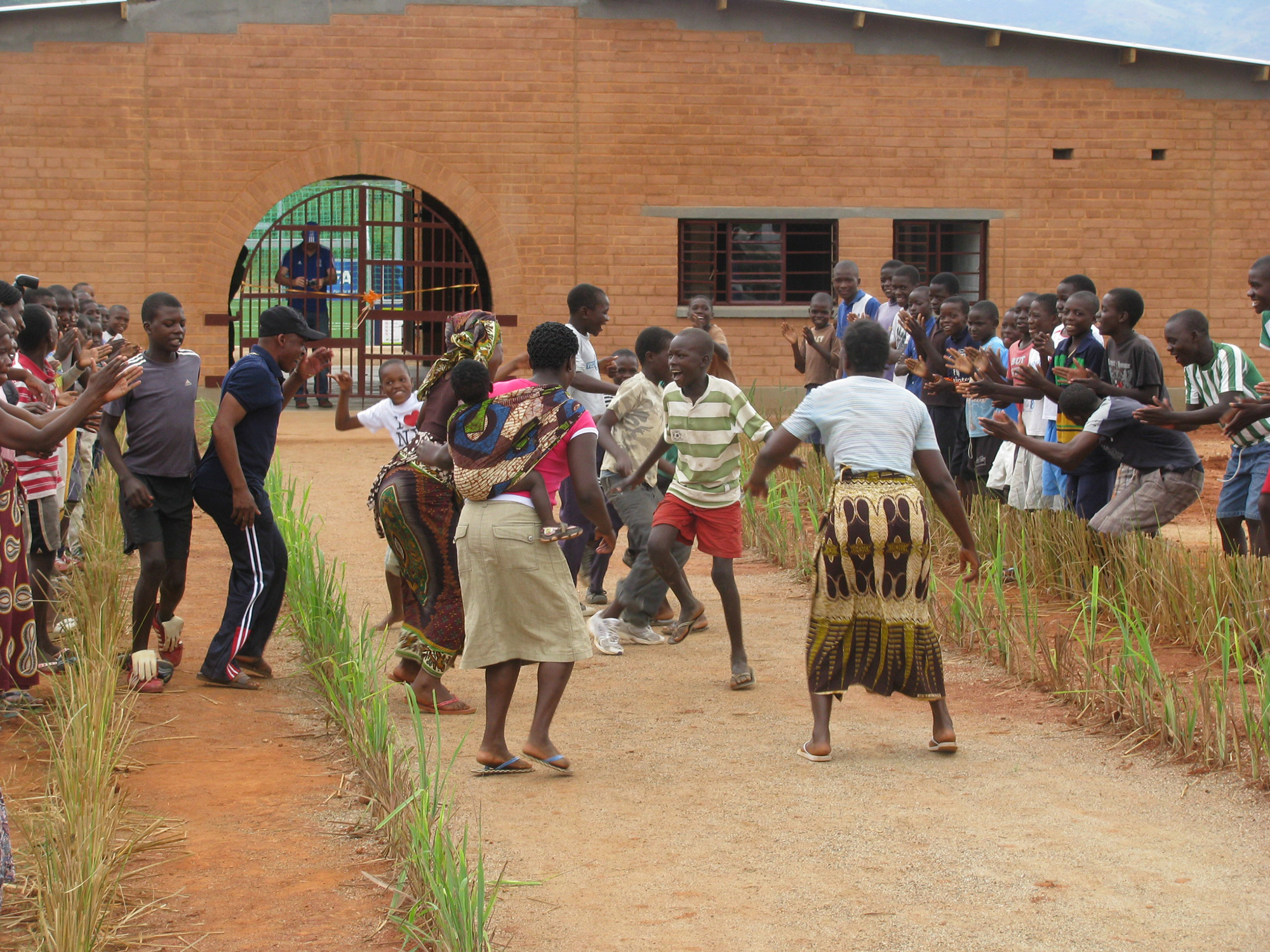 ffh Manica community center Mozambique sustainable architecture earth architecture walls